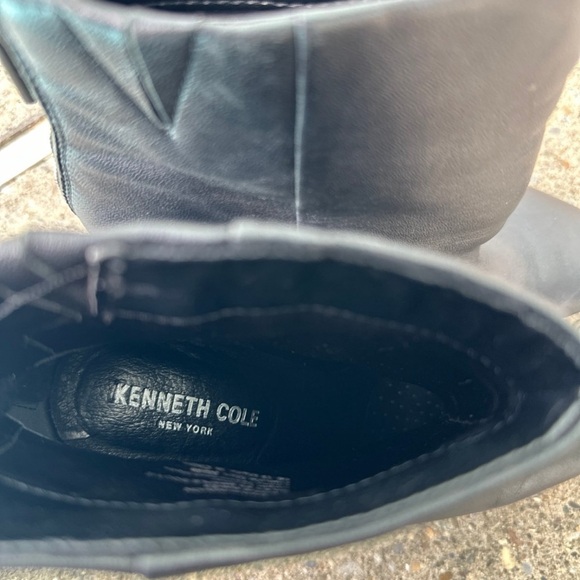 Kenneth Cole Black Booties Size 6.5 - Picture 3 of 3
